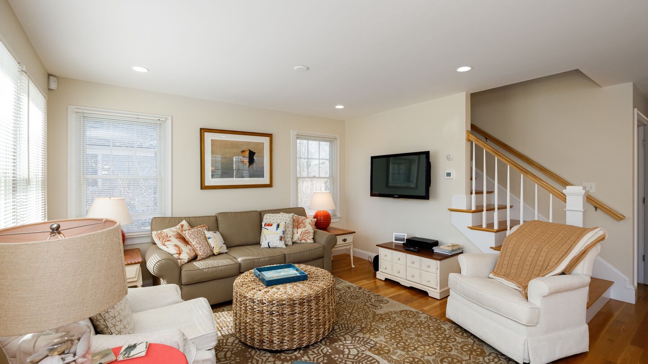 Photo of Livingroom in Popponesset