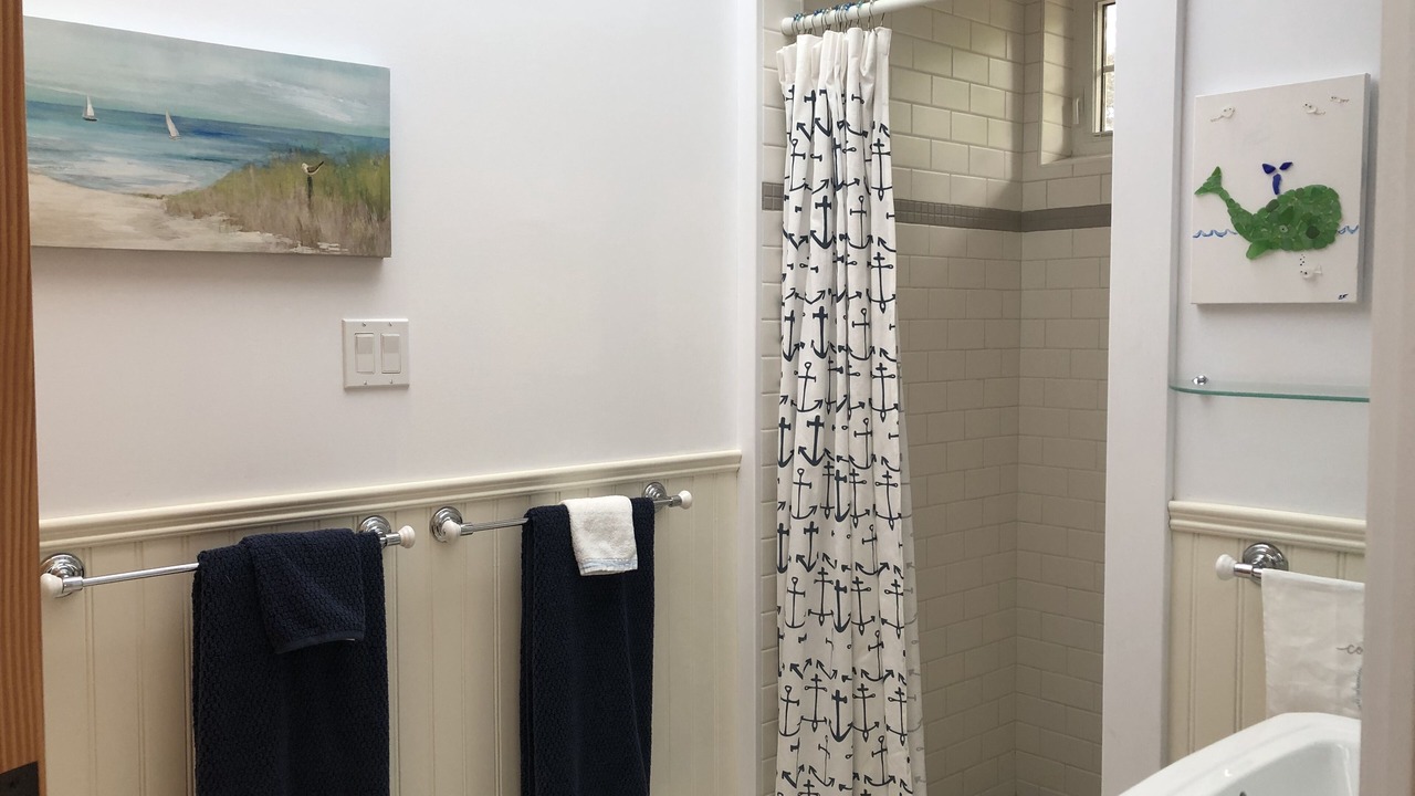 Photo of Bathroom in Summerville Centre