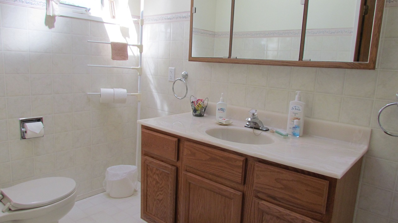 Photo of Bathroom in Maple Bay