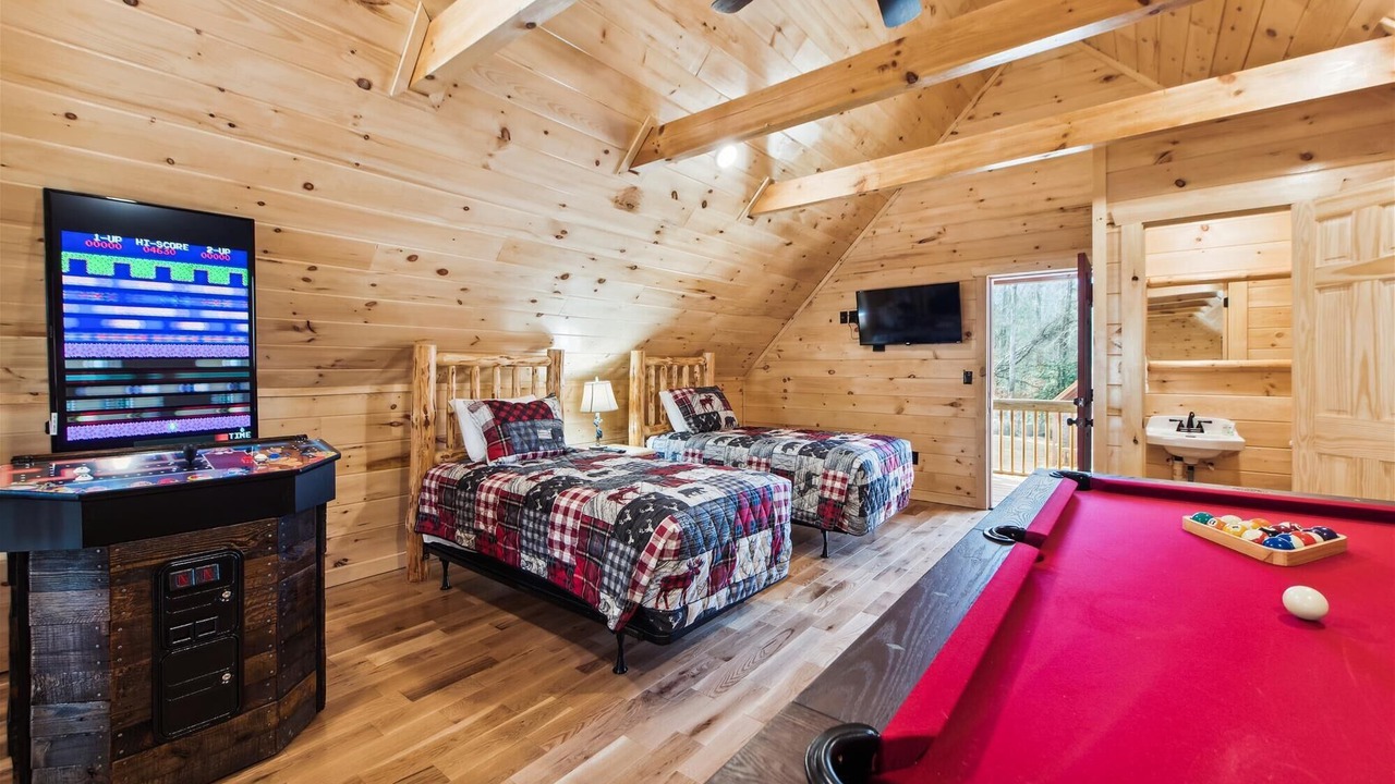 Photo of Bedroom in White Oak Lodge