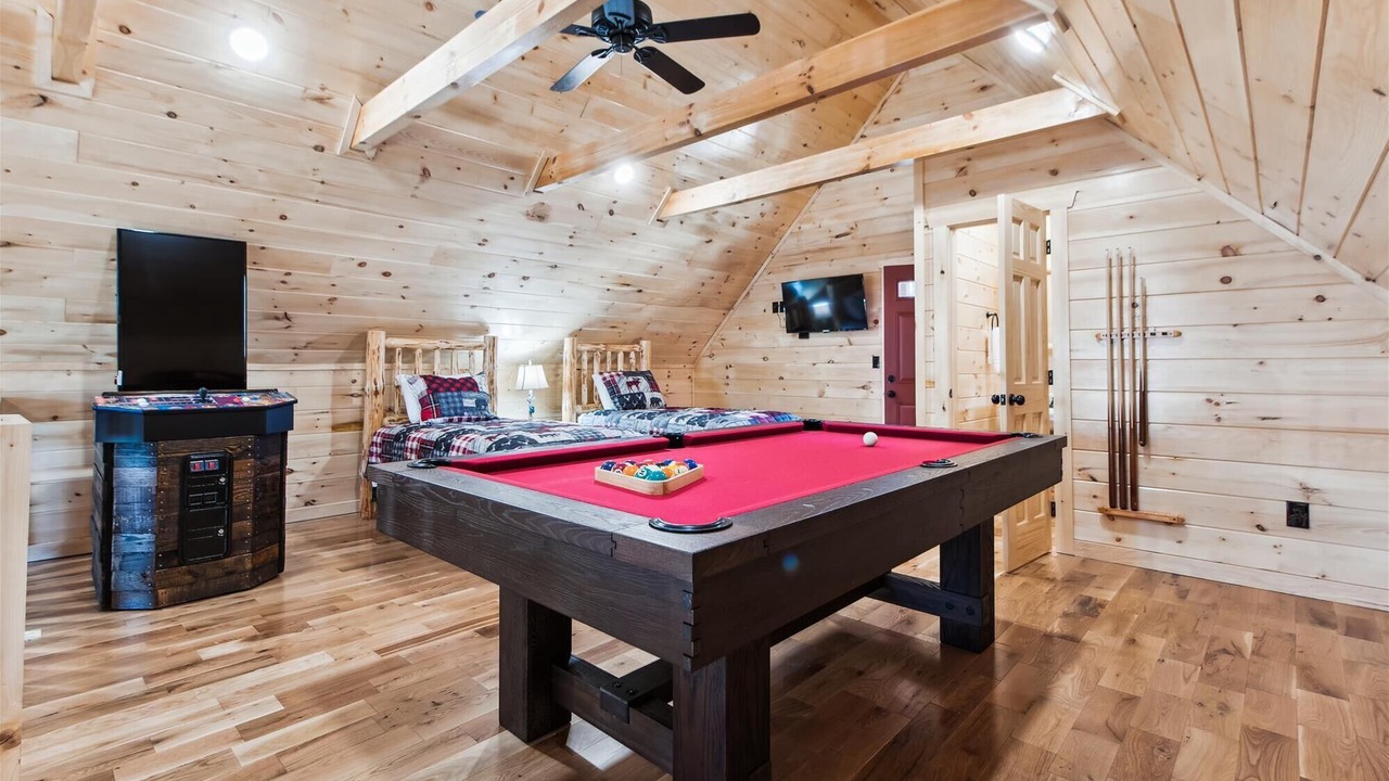 Photo of Bedroom in White Oak Lodge