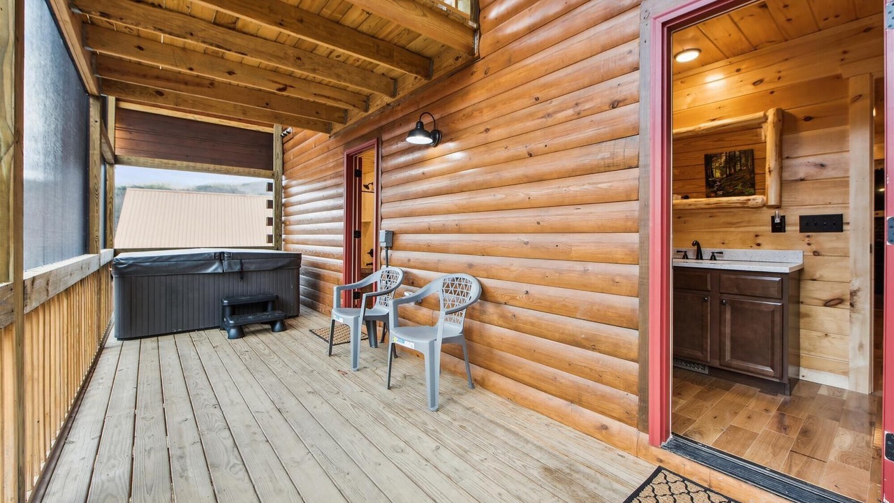 Photo of Patio Balcony in White Oak Lodge