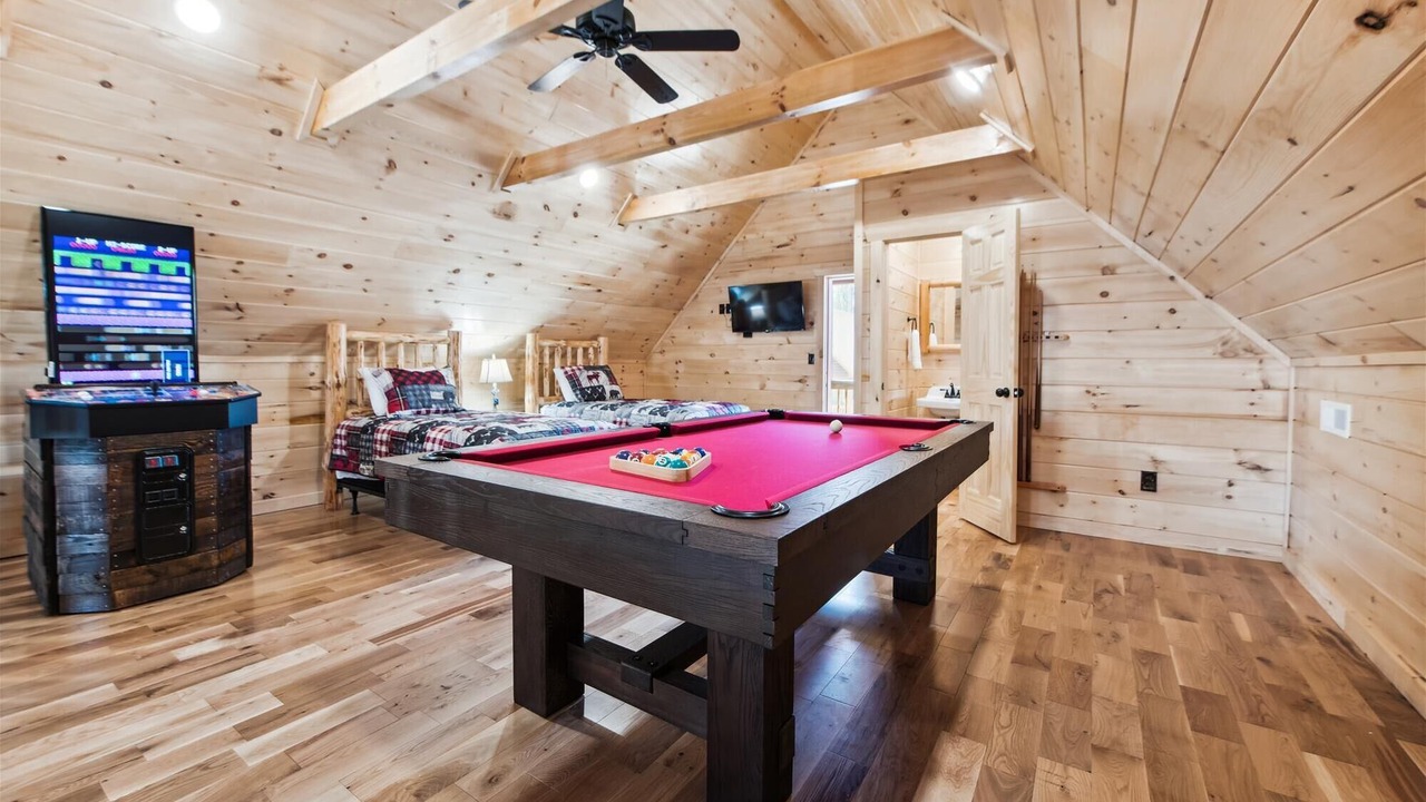 Photo of Bedroom in White Oak Lodge