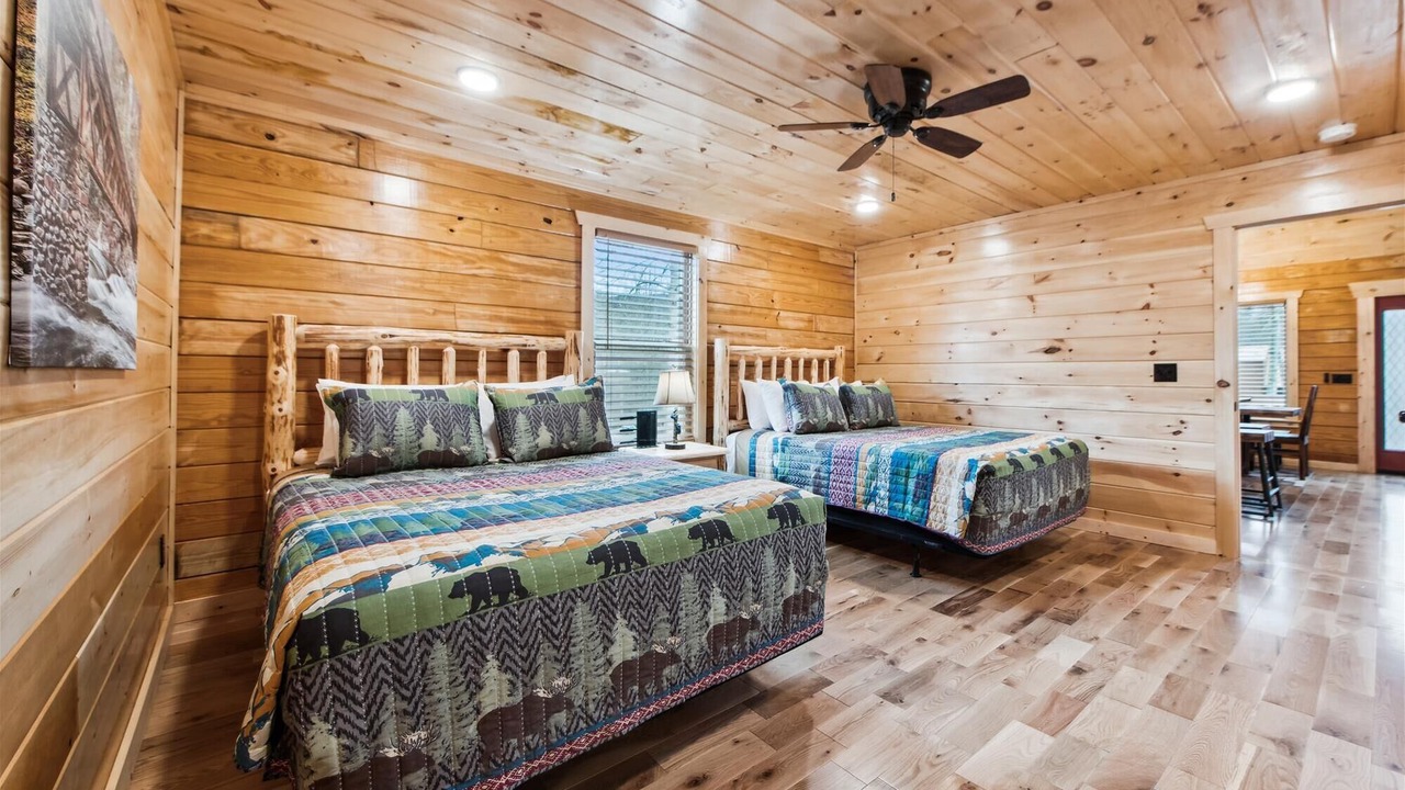 Photo of Bedroom in White Oak Lodge