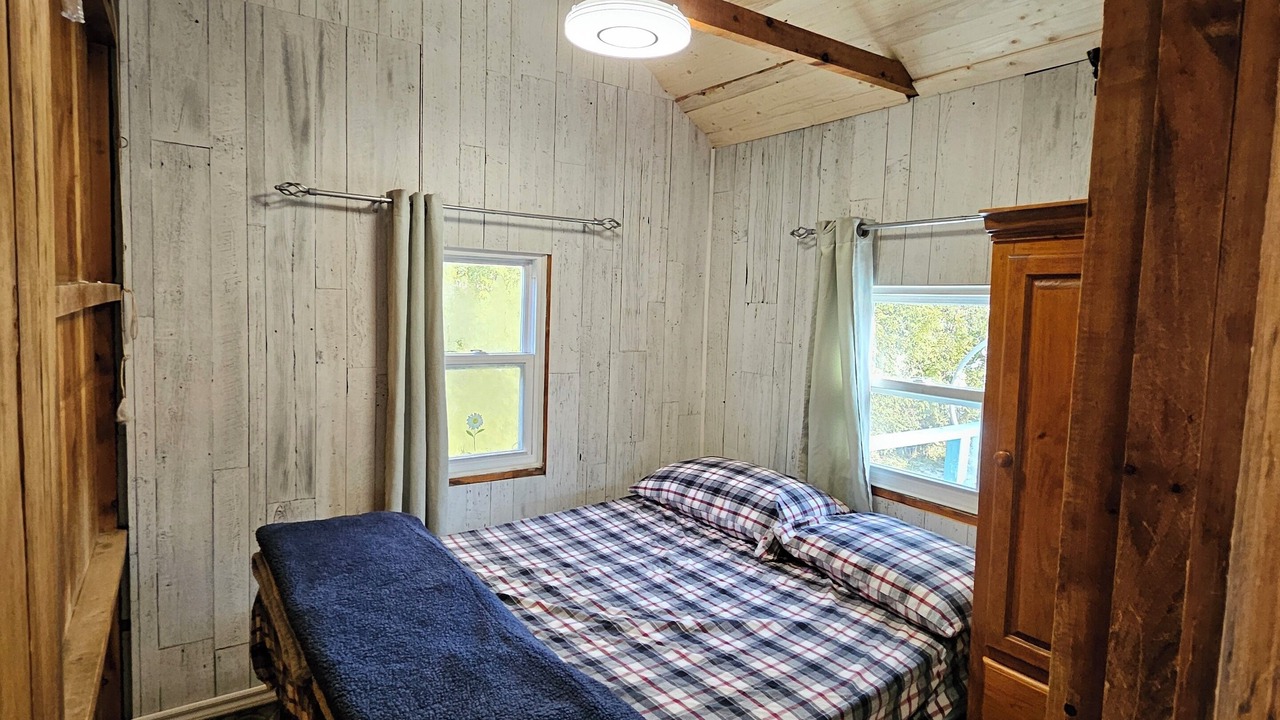 Photo of Bedroom in Lindsay