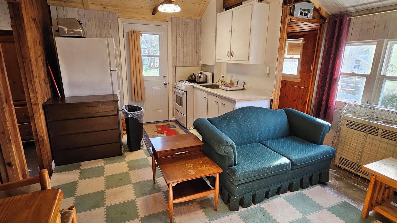 Photo of Livingroom in Lindsay