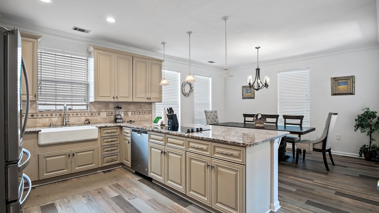 Photo of Kitchen in Emerald Waters Village