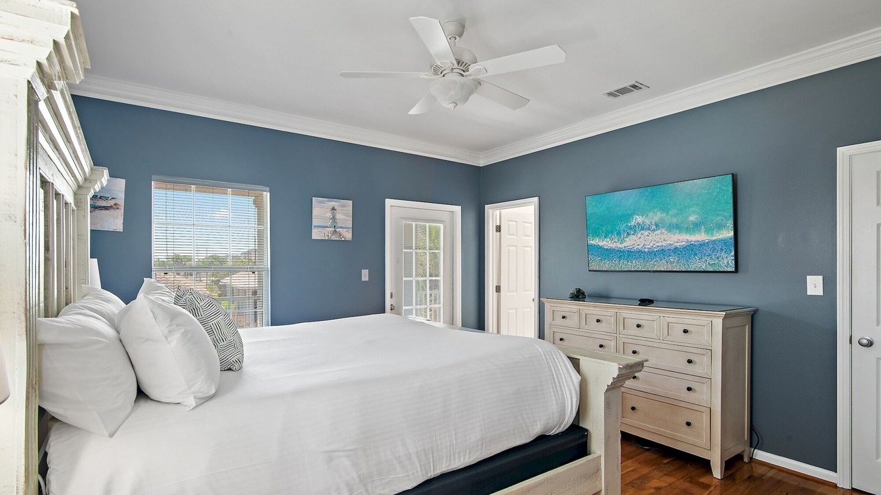Photo of Bedroom in Emerald Waters Village