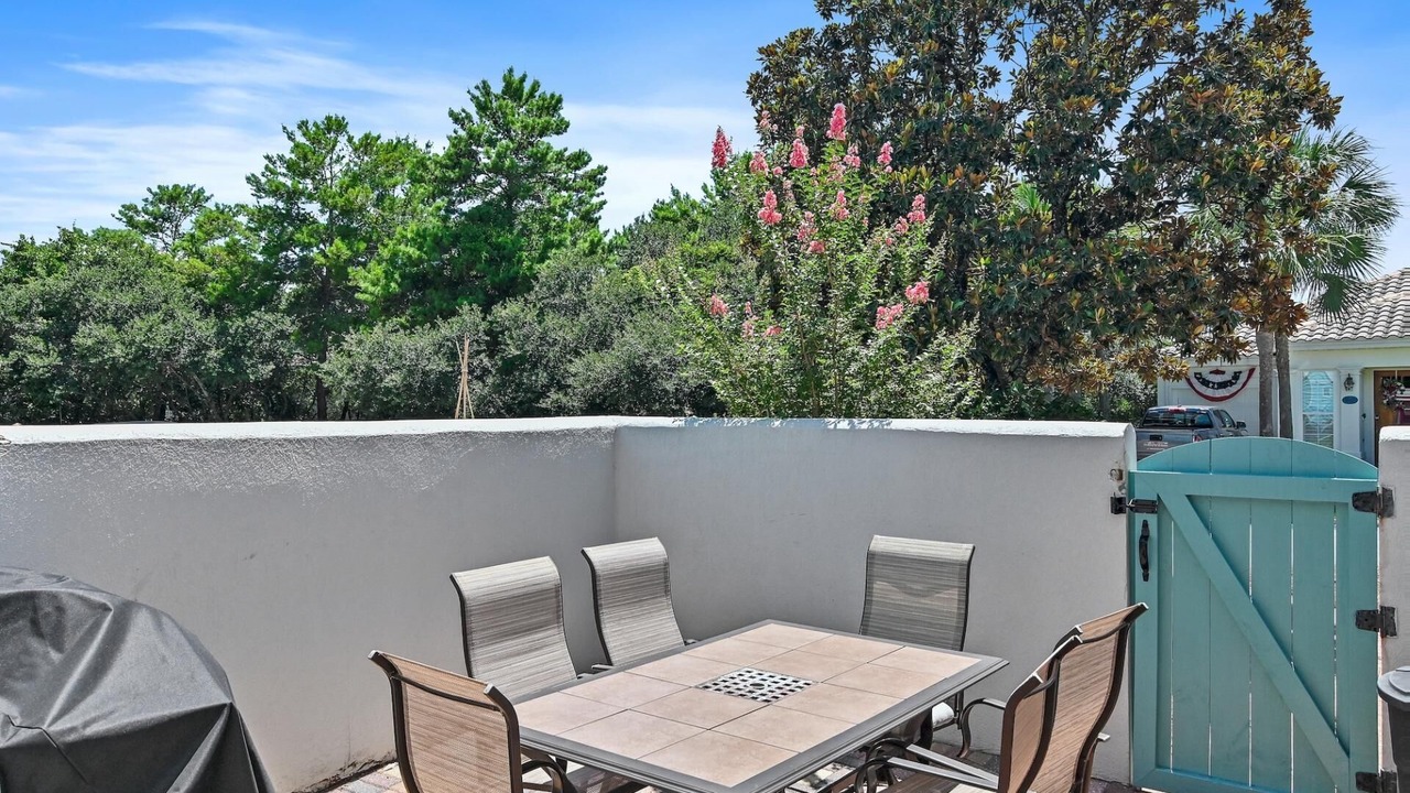 Photo of Outdoor in Emerald Waters Village