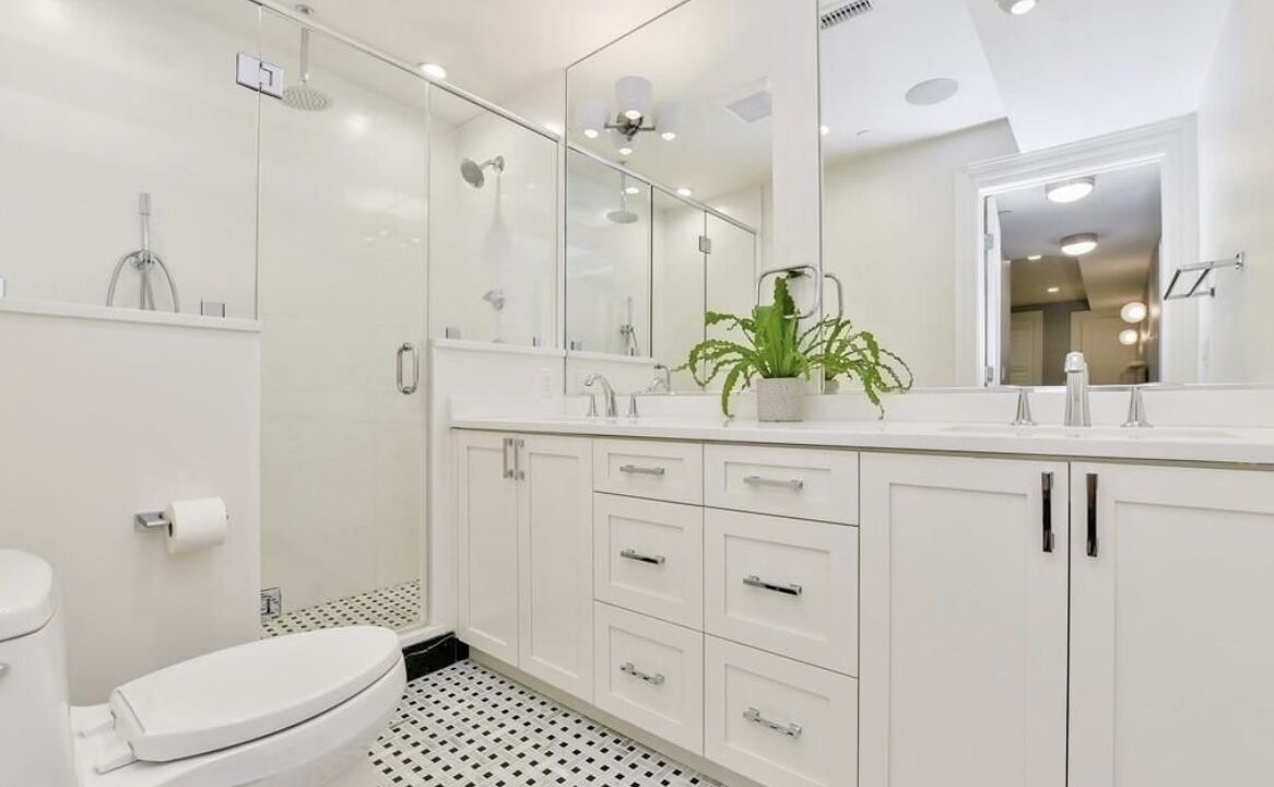 Photo of Bathroom in Shawmut
