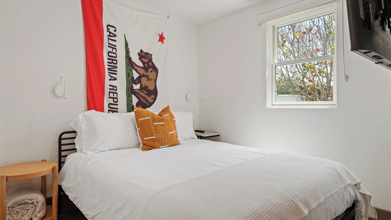 Photo of Bedroom in Summerland