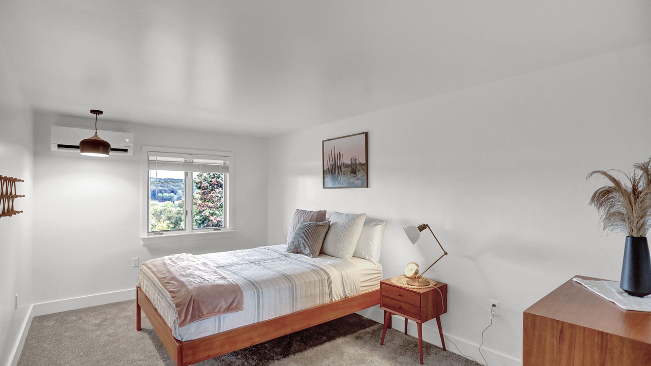 Photo of Bedroom in Newport