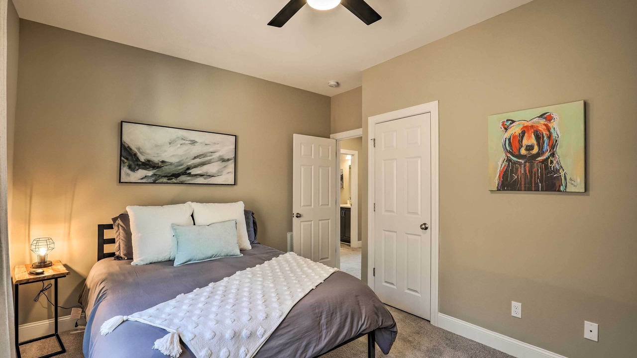 Photo of Bedroom in Woodfin