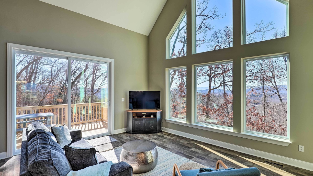 Photo of Livingroom in Woodfin