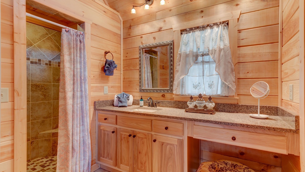 Photo of Bathroom in Eagle Mountain