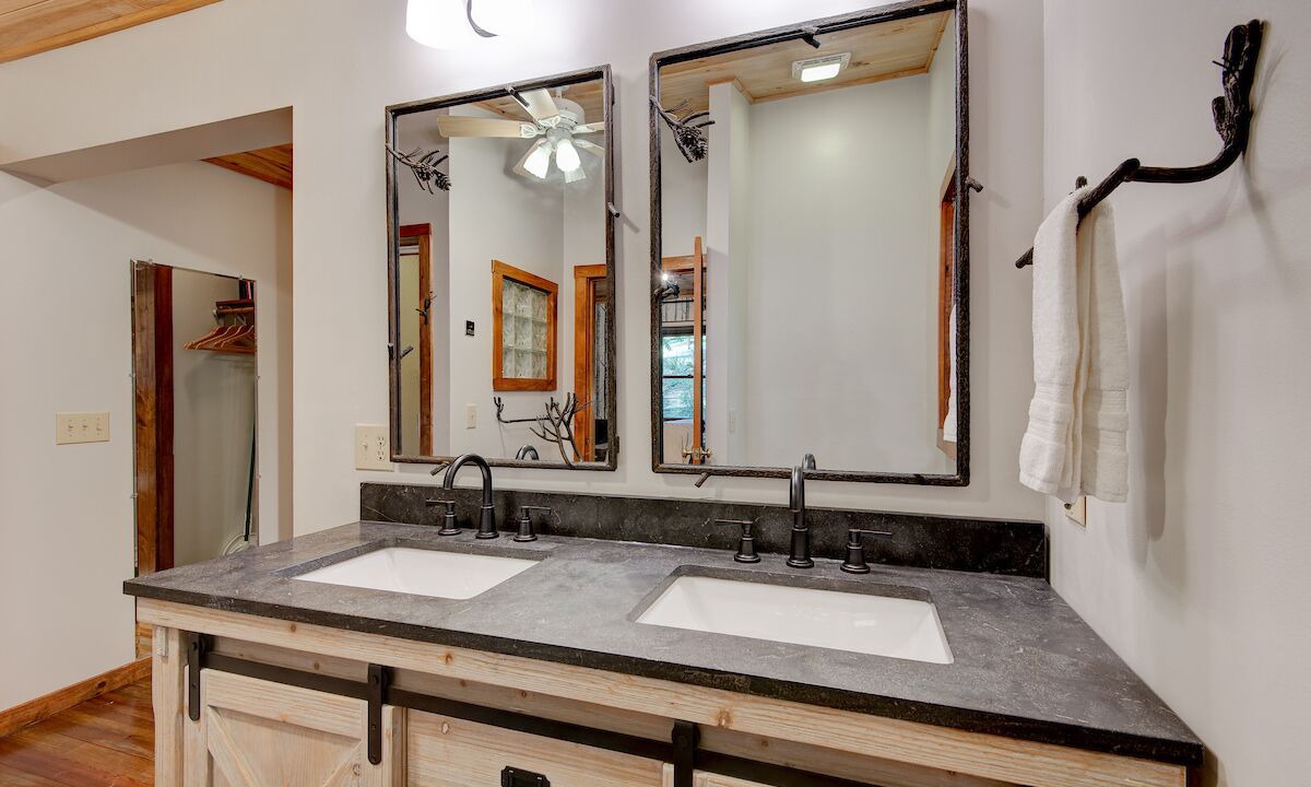 Photo of Bathroom in Valle Crucis