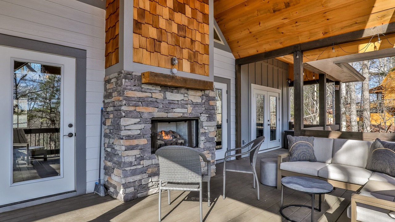 Photo of Livingroom in Eagle Mountain