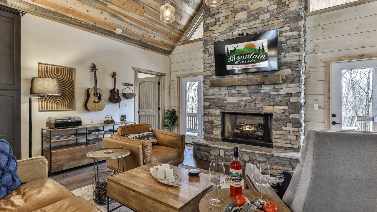 Photo of Livingroom in Eagle Mountain