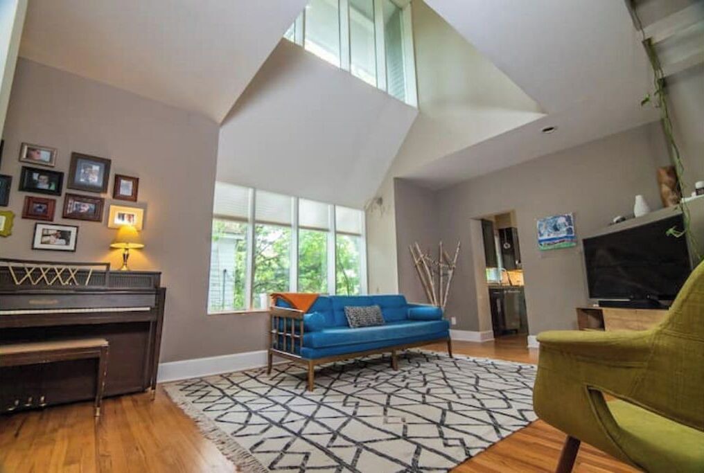Photo of Livingroom in Oread