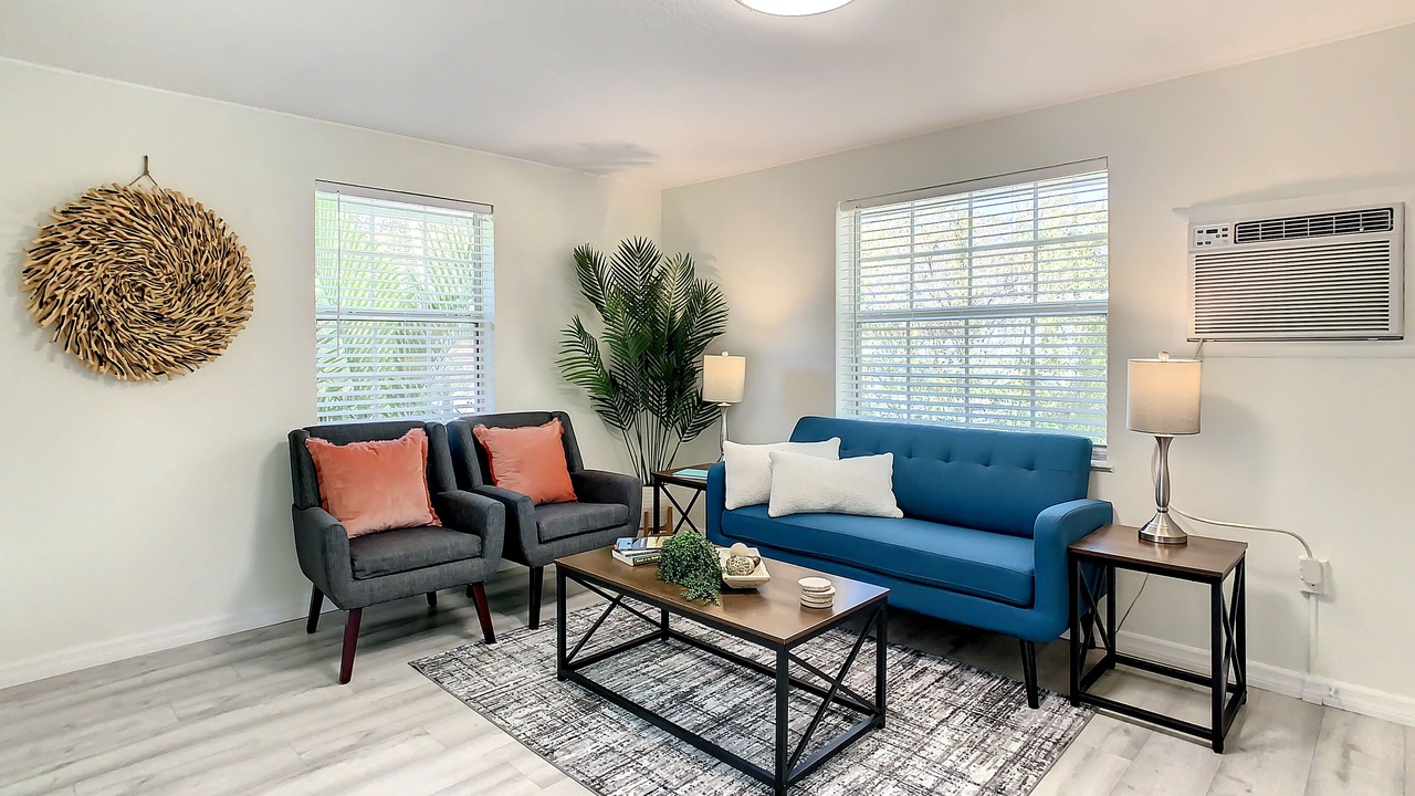 Photo of Livingroom in Historic Uptown