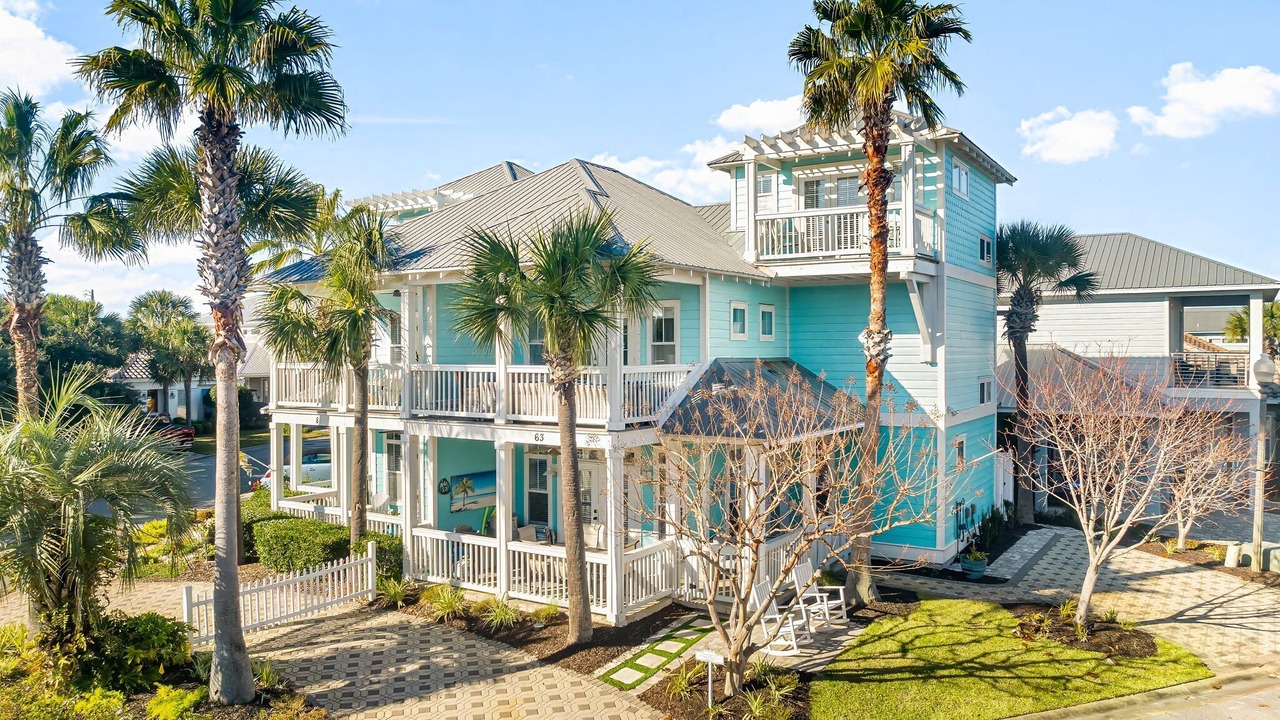 Photo of Outdoor in Emerald Waters Village