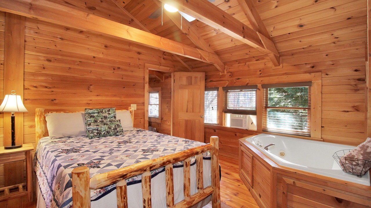 Photo of Bedroom in Pine Mountain Valley