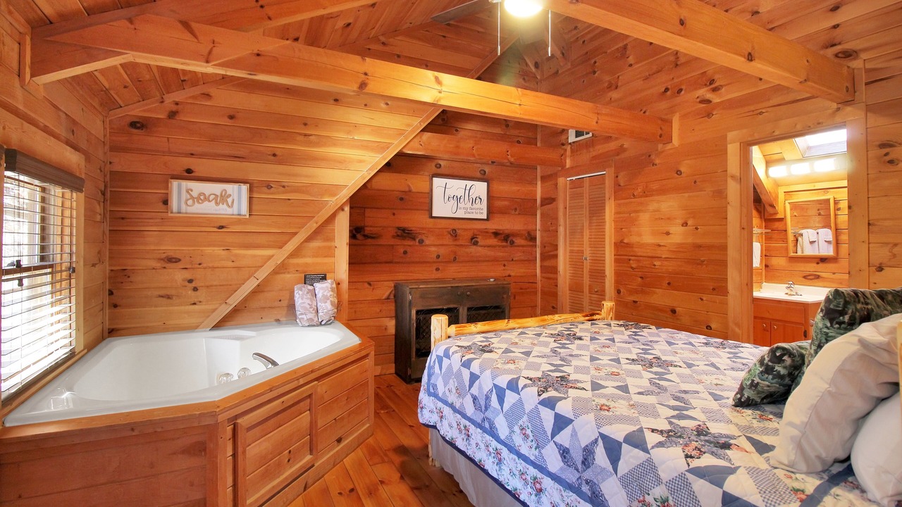 Photo of Bedroom in Pine Mountain Valley