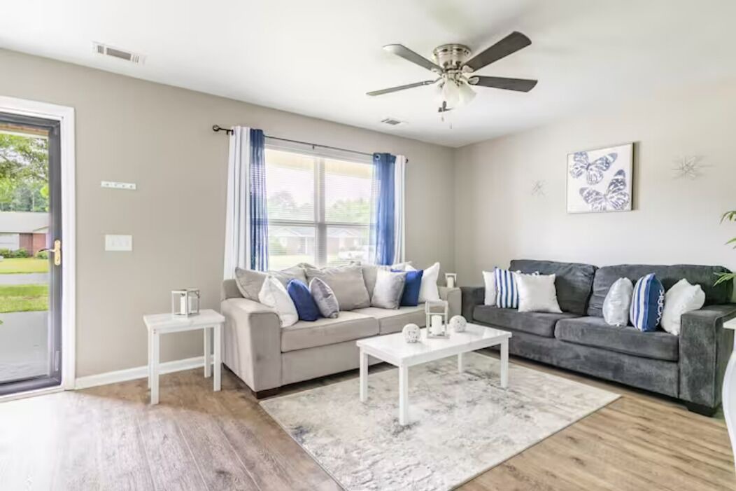 Photo of Livingroom in Pooler