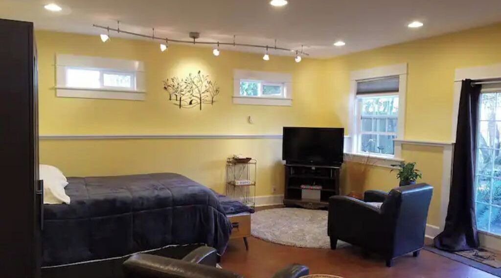 Photo of Bedroom in Sellwood-Moreland