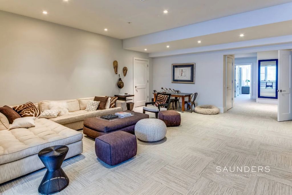 Photo of Livingroom in East Hampton North