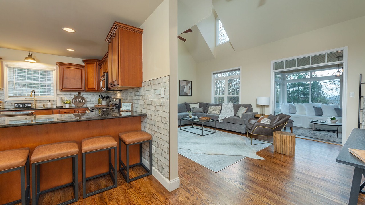 Photo of Livingroom in Royal Pines