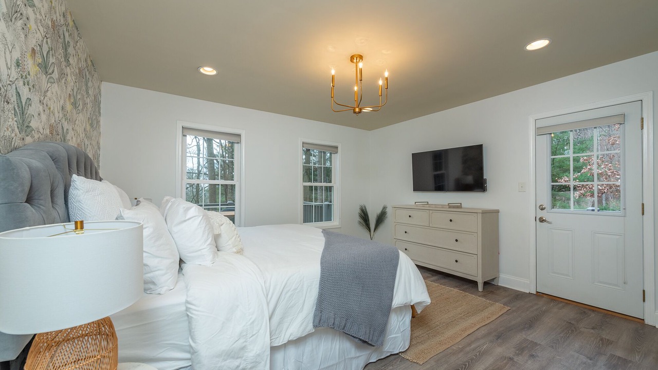 Photo of Bedroom in Royal Pines
