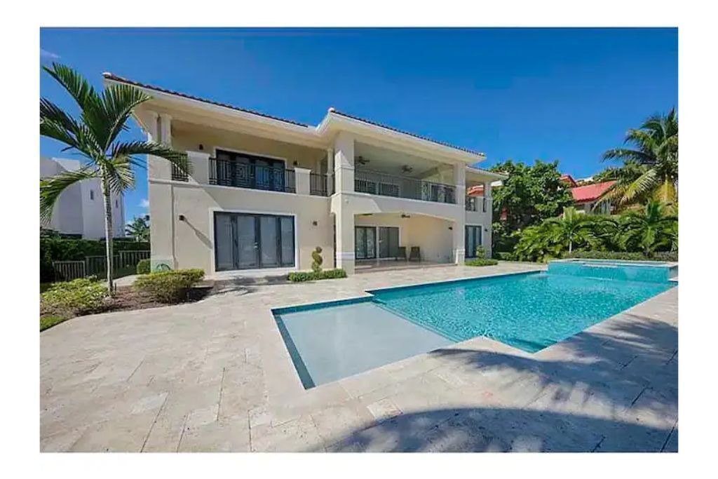 Photo of Outdoor in Hallandale Beach