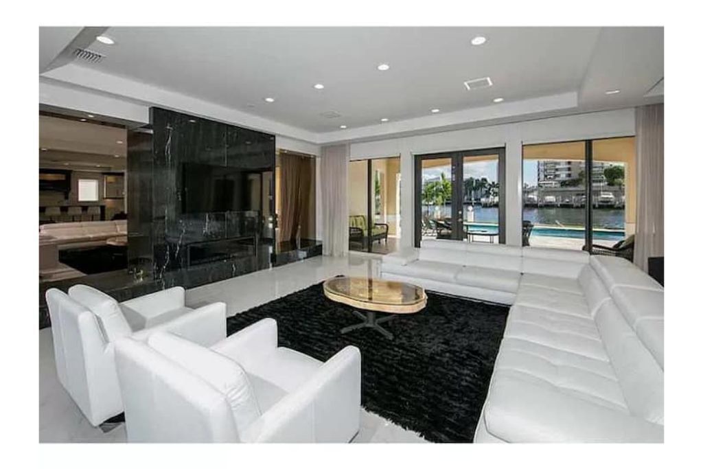 Photo of Livingroom in Hallandale Beach