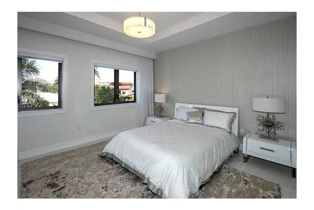 Photo of Bedroom in Hallandale Beach