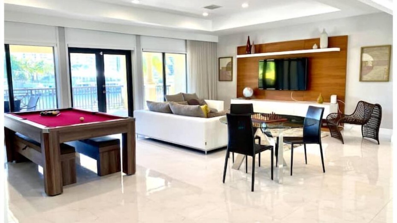 Photo of Livingroom in Hallandale Beach