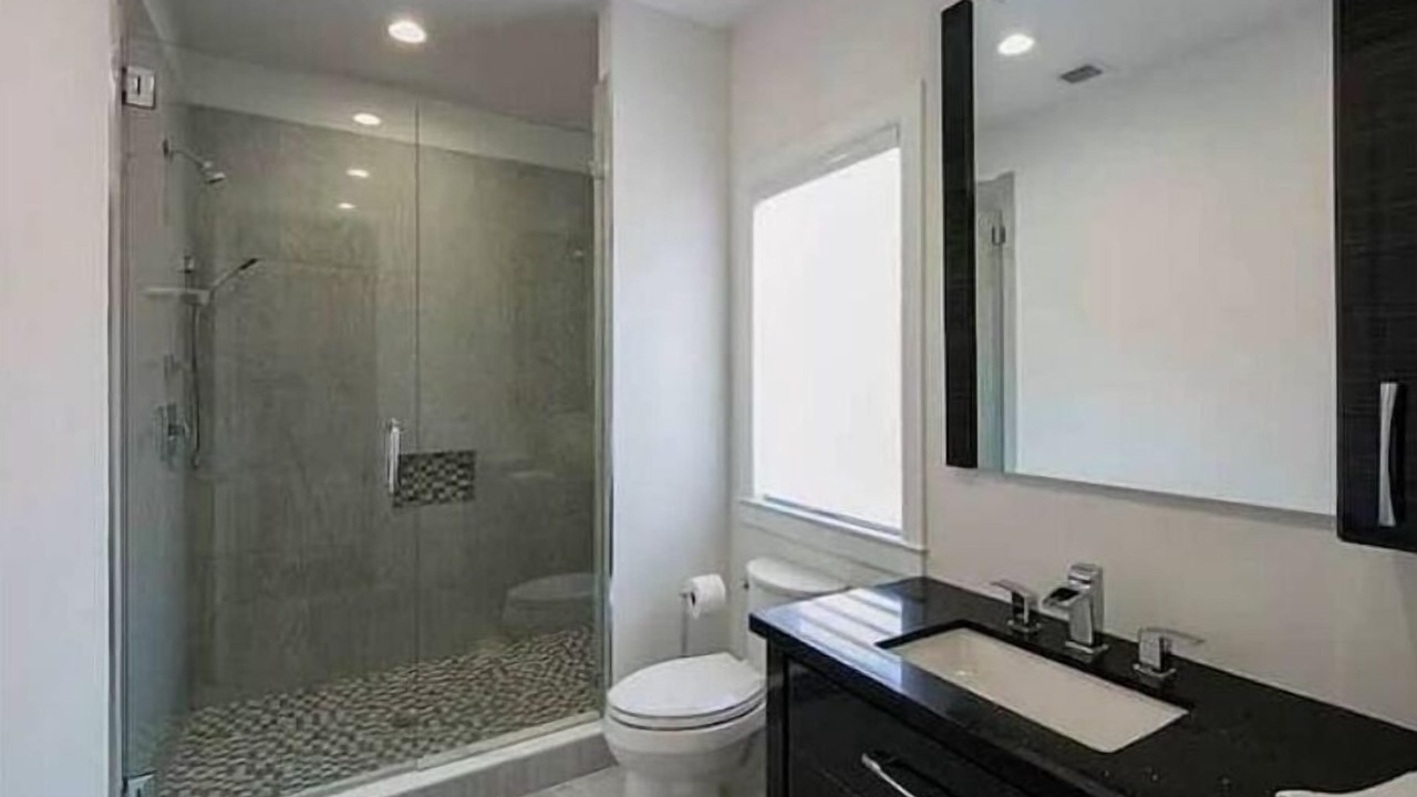 Photo of Bathroom in Hallandale Beach