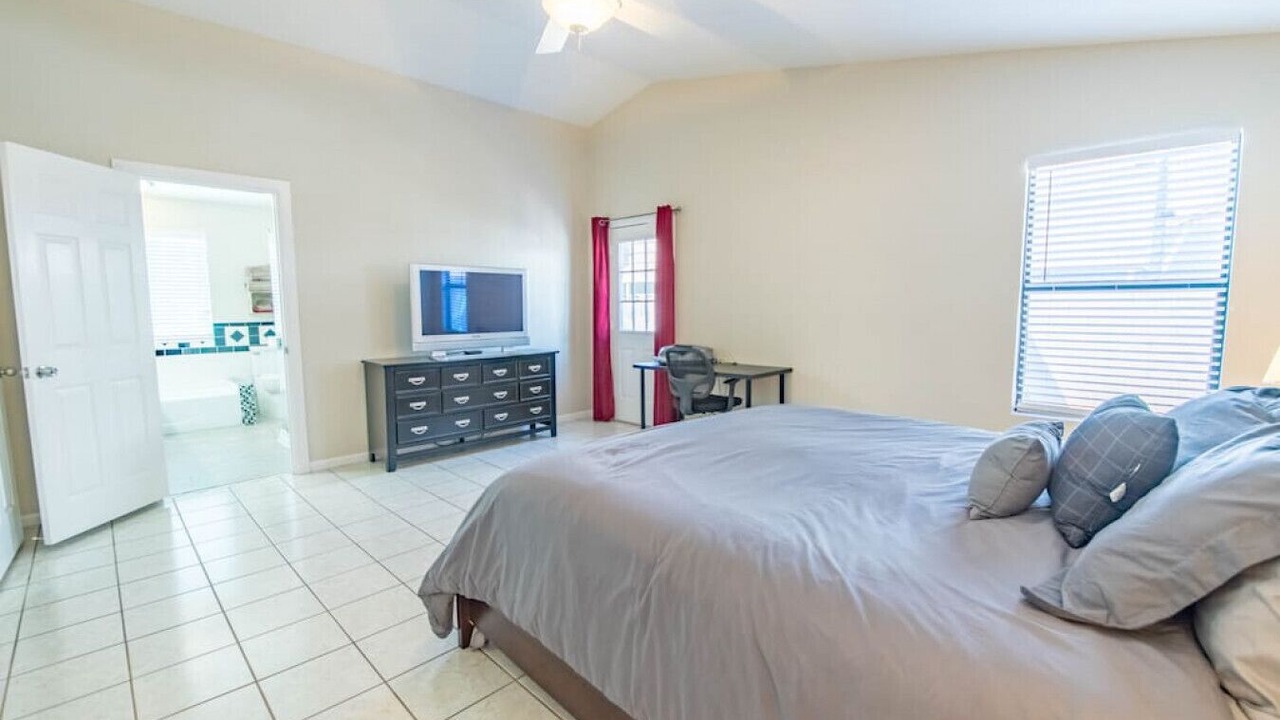 Photo of Bedroom in Black Mountain