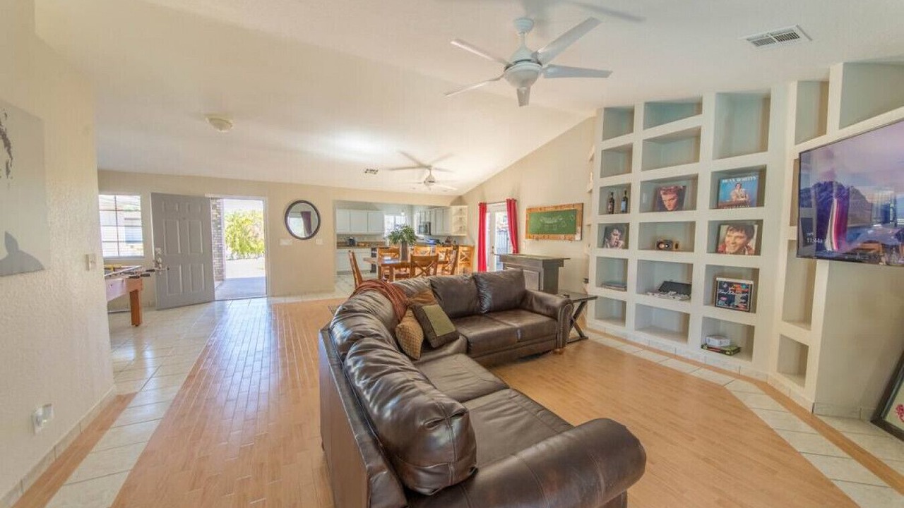 Photo of Livingroom in Black Mountain