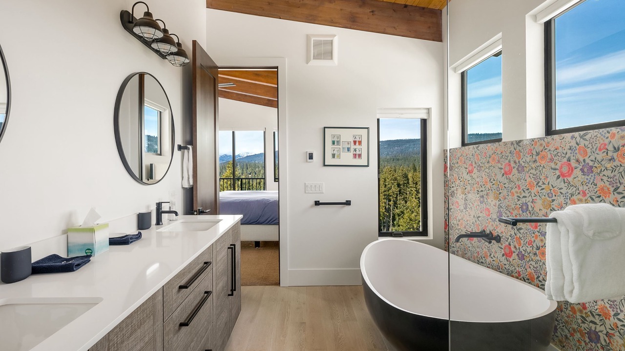 Photo of Bathroom in Cle Elum