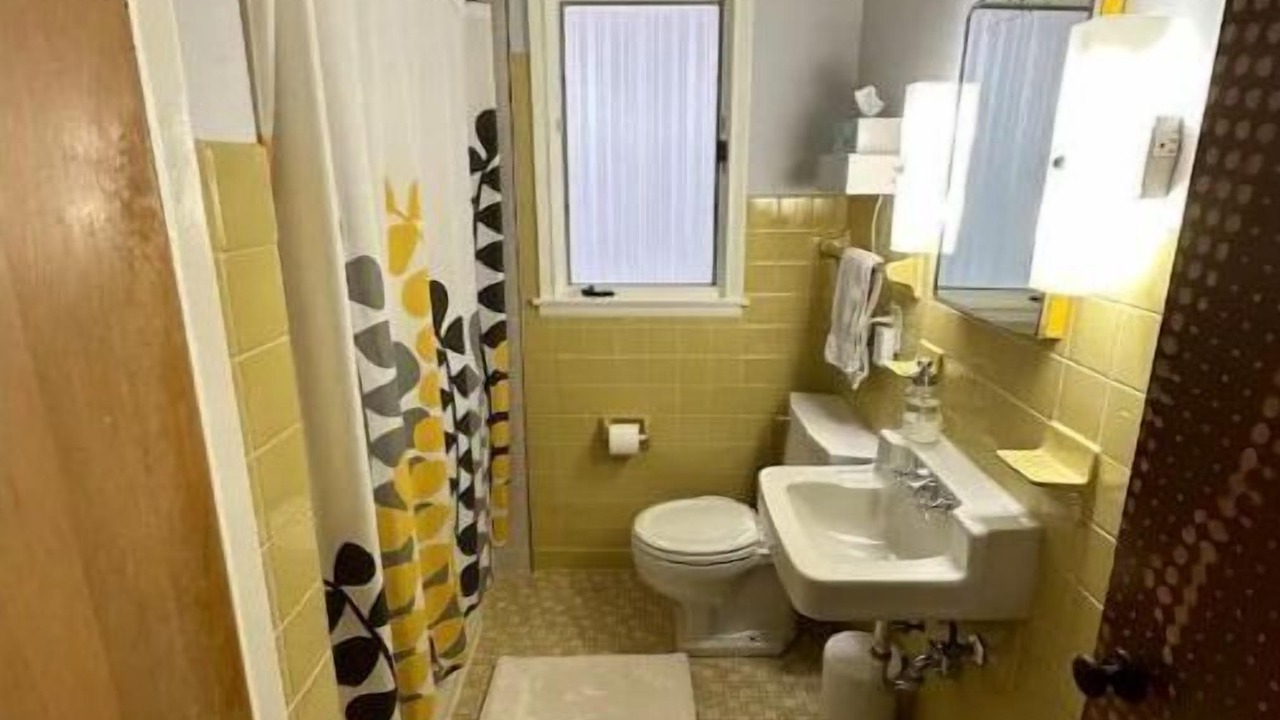 Photo of Bathroom in Downtown Minneapolis