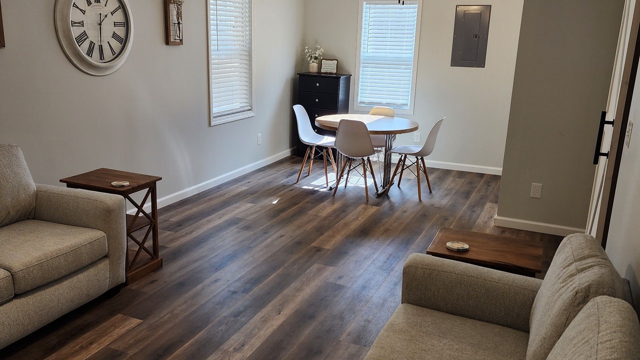 Photo of Livingroom in Champaign