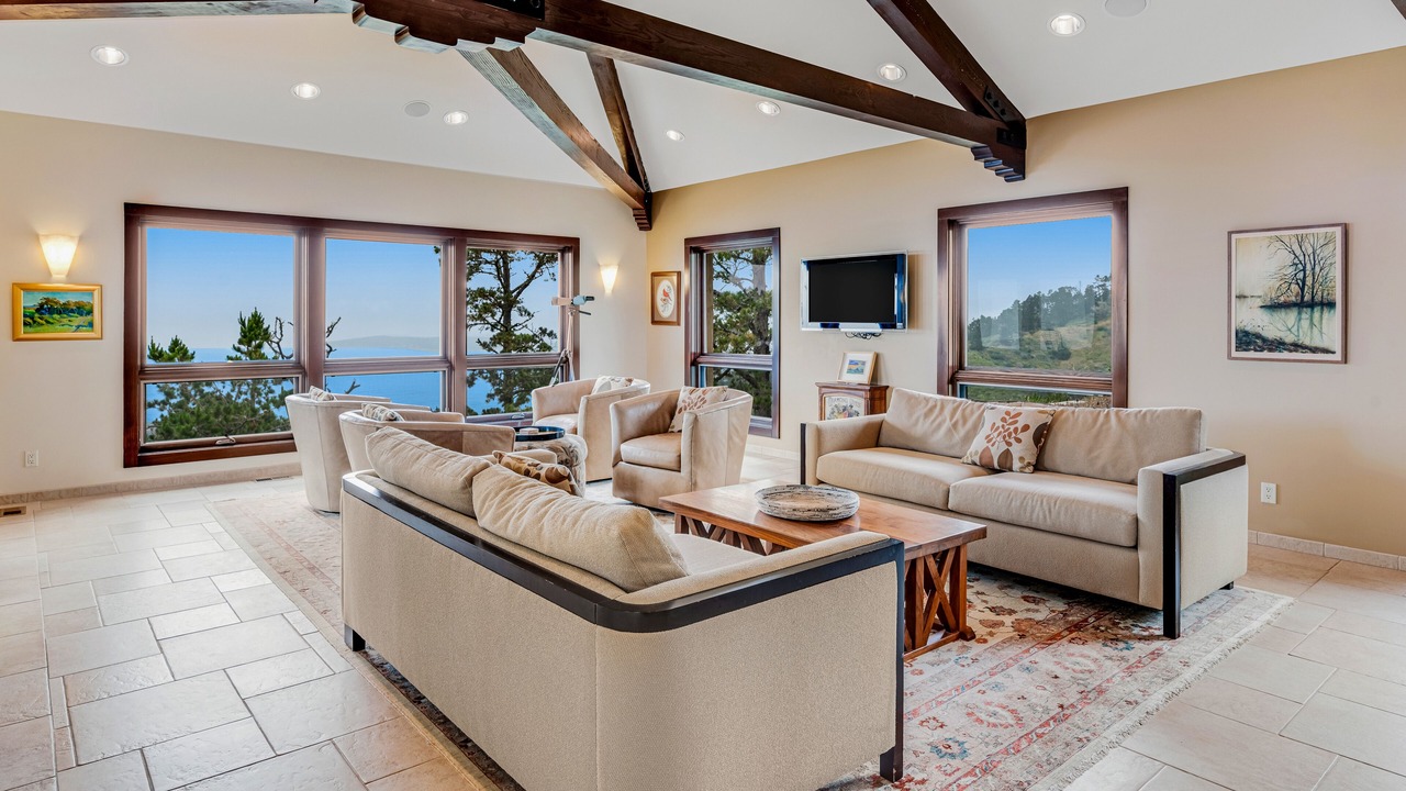 Photo of Livingroom in Carmel Highlands
