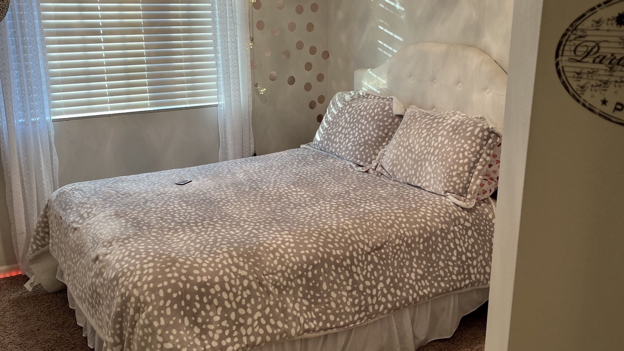Photo of Bedroom in Elkhorn