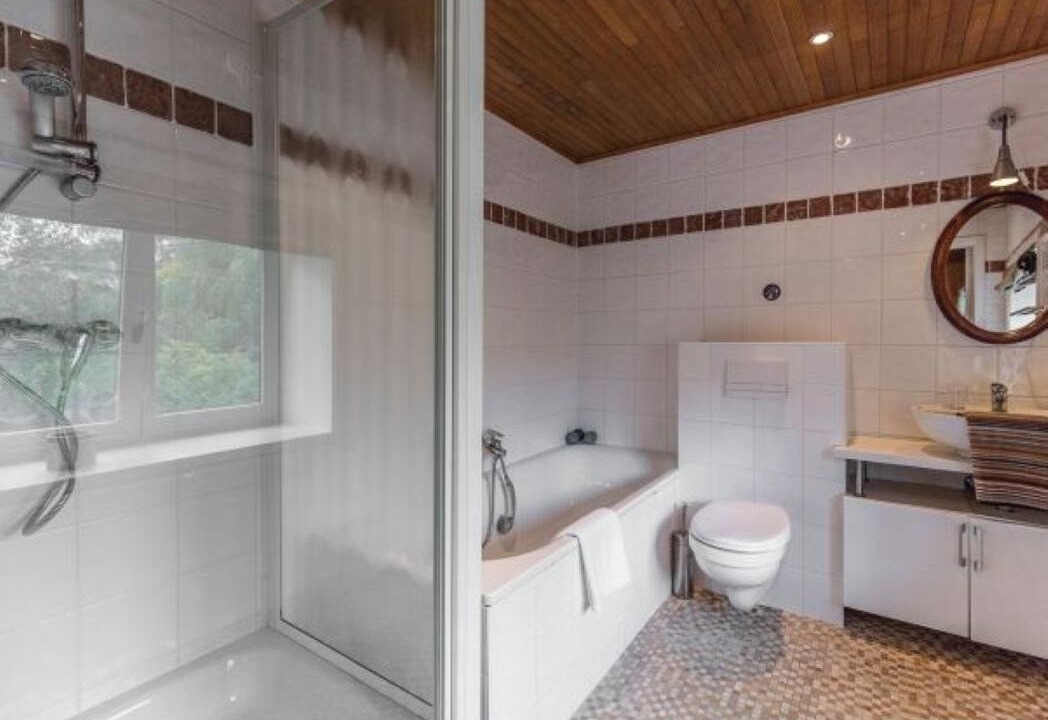 Photo of Bathroom in Lessive