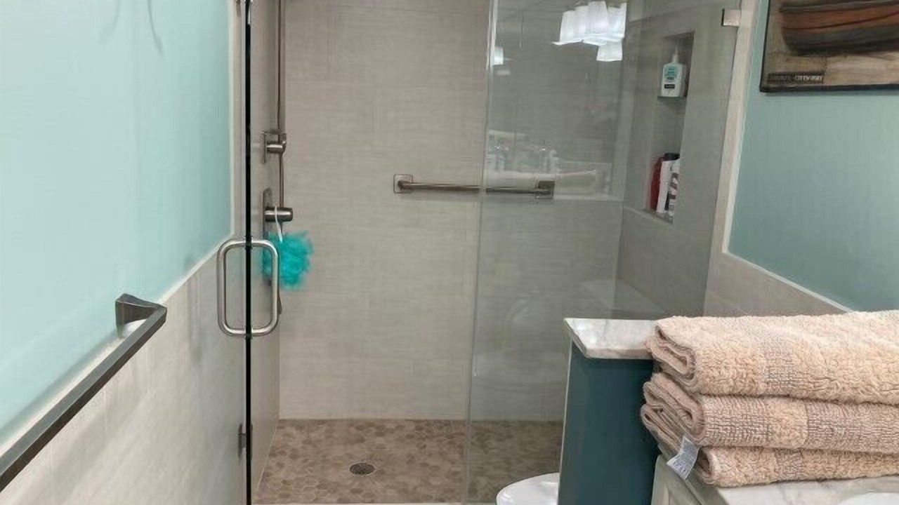 Photo of Bathroom in Islamorada
