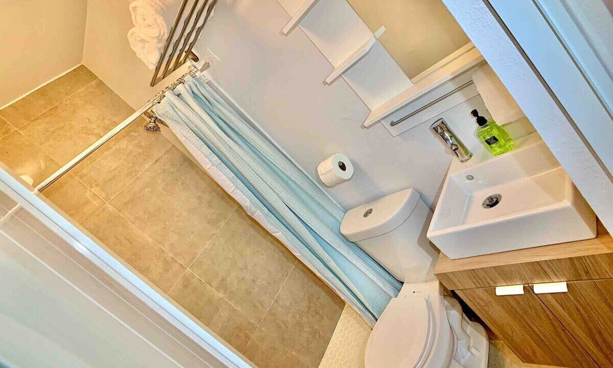 Photo of Bathroom in Mayaguez Pueblo