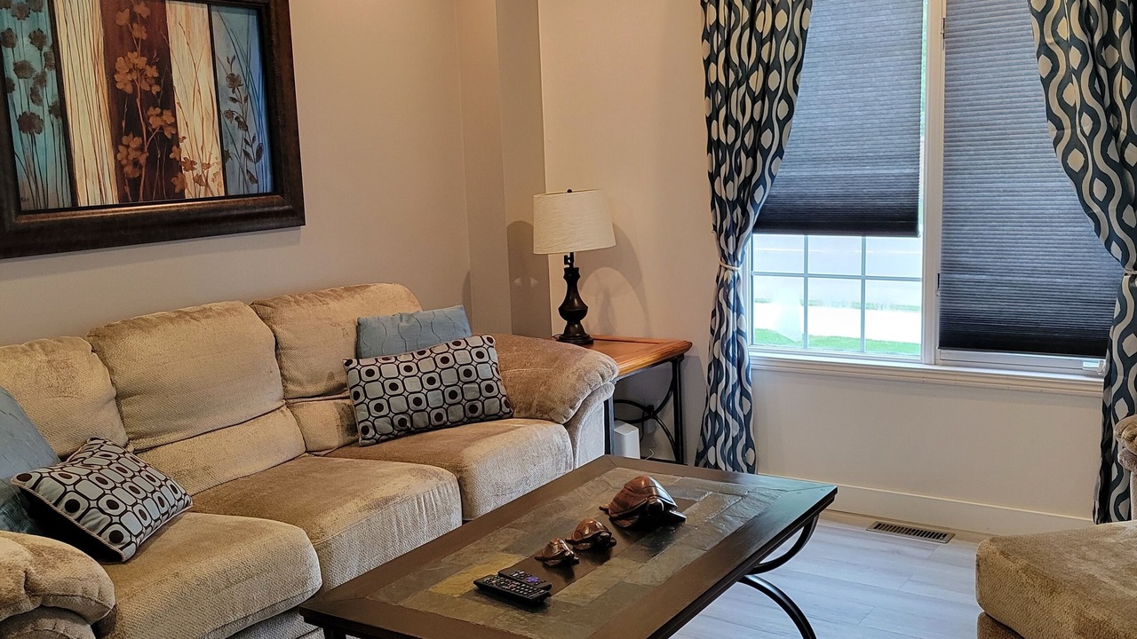 Photo of Livingroom in Sylvan Lake