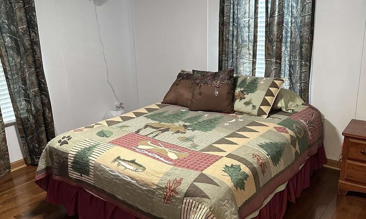 Photo of Bedroom in Henlawson