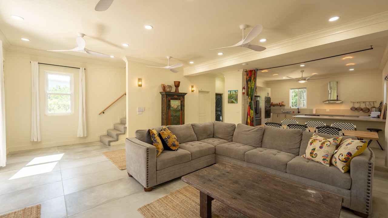 Photo of Livingroom in Green Turtle Cay